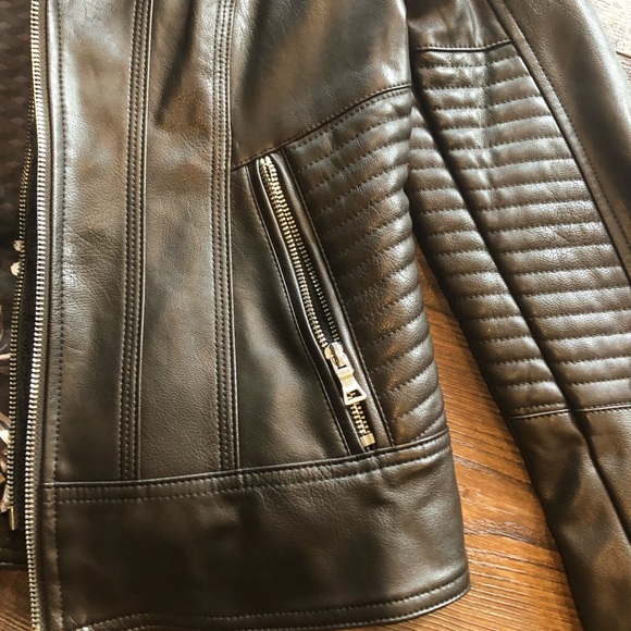Guess dark brown hooded jacket. Size medium - Picture 6 of 11